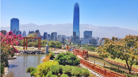 Vista de Santiago desde Jardín Japonés, Cerro San Cristóbal